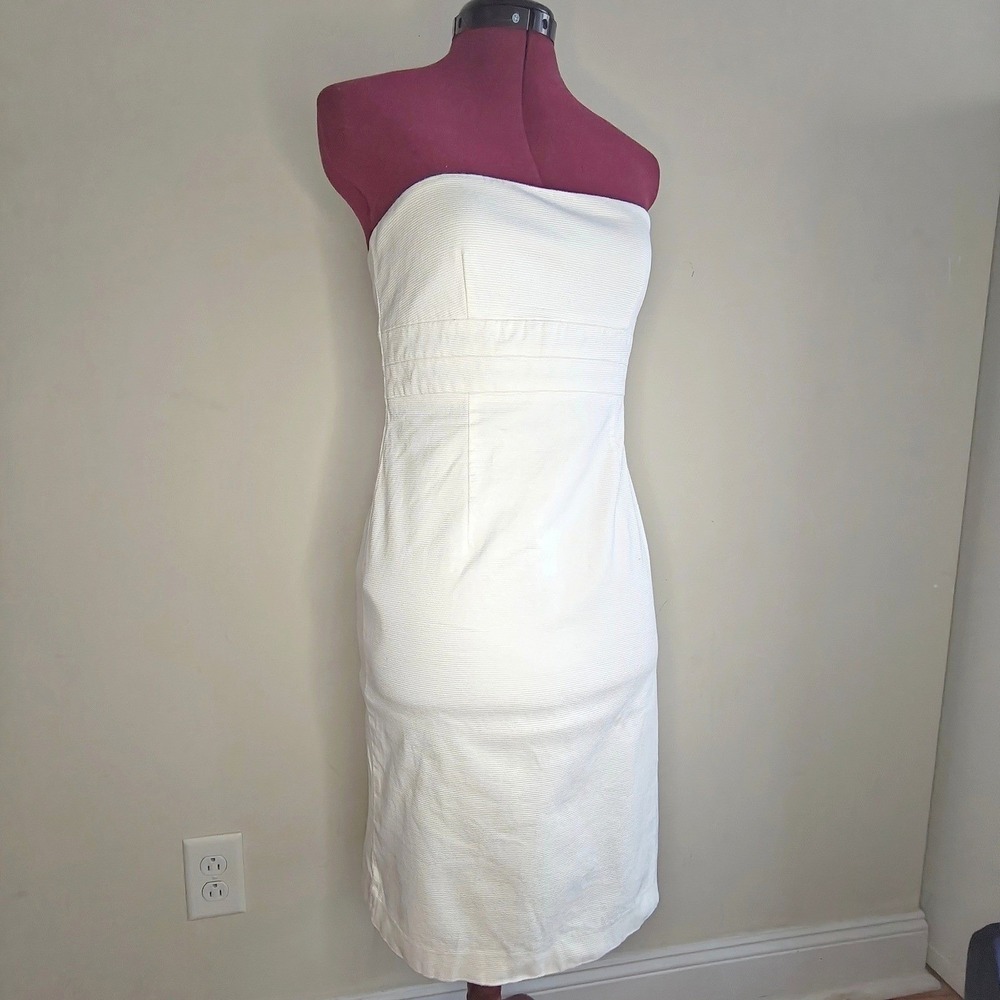 Banana Republic White Strapless Sheath Dress Textured Stretch Size 2 Mini